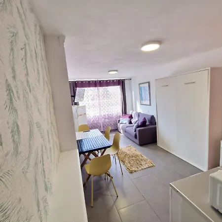 Estudio Violet Apartment